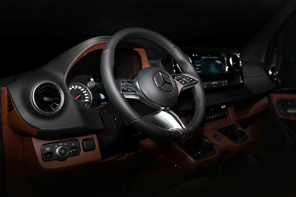 Mercedes PERSEO Furgone MERCEDES Sprinter Gran Turismo Luxury 7760mm. Diesel